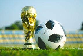WANBO SPORTS 彩金最高平台-哈兰德王者归来首秀破门，RNG现场沸腾悬念拉满！